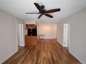 950 S Kanner Hwy, Unit D27 in Stuart, FL - Building Photo - Building Photo