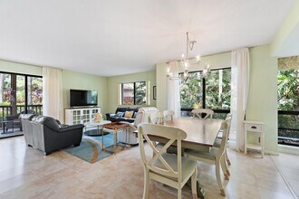 413 Brackenwood Ln S in Palm Beach Gardens, FL - Building Photo - Building Photo