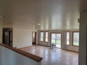 52686 Reedsford Rd in Myrtle Point, OR - Building Photo - Building Photo