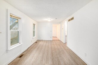 809 Westmoreland Ave in Lansing, MI - Building Photo - Building Photo