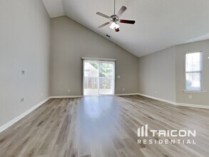 819 Chablis Dr in Columbia, SC - Building Photo - Building Photo