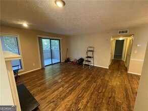803 Wynnes Ridge Cir SE in Marietta, GA - Foto de edificio - Building Photo
