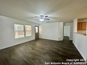 5826 Sherbrooke Oak in San Antonio, TX - Building Photo - Building Photo