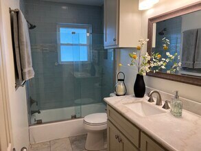 5322 Saxon Dr in Houston, TX - Building Photo - Building Photo
