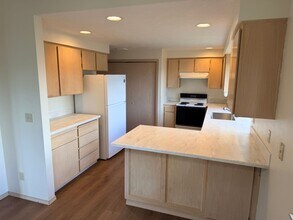 286-296 Aldridge Dr N in Keizer, OR - Building Photo - Building Photo