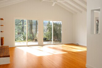 21 Woodbury Rd in Asheville, NC - Building Photo - Building Photo