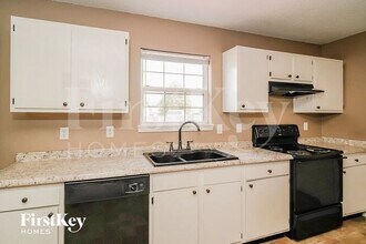 6031 Long River Ln in Indianapolis, IN - Building Photo - Building Photo