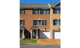 23 Babylonica Ct in Bunker Hill, WV - Building Photo