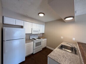 5445 SE 30th Pl in Ocala, FL - Building Photo - Building Photo