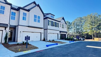 2532 Silver Star Drive Northeast in Marietta, GA - Building Photo