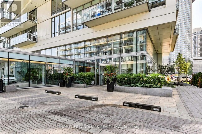 29 Queens Quay E in Toronto, ON - Building Photo - Building Photo