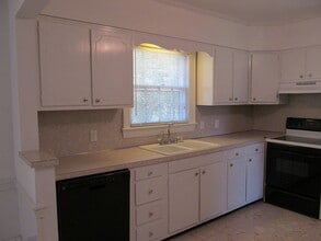 919 Isabella Ave in Washington, NC - Building Photo - Building Photo