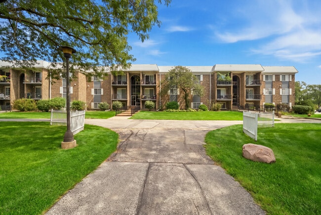property at 1531 N Windsor Dr