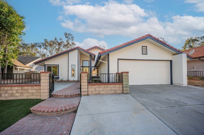 property at 31 Country Wood Dr