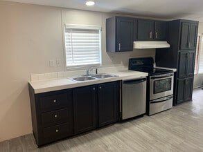 3424 Alicia Ln in Alvin, TX - Building Photo - Building Photo