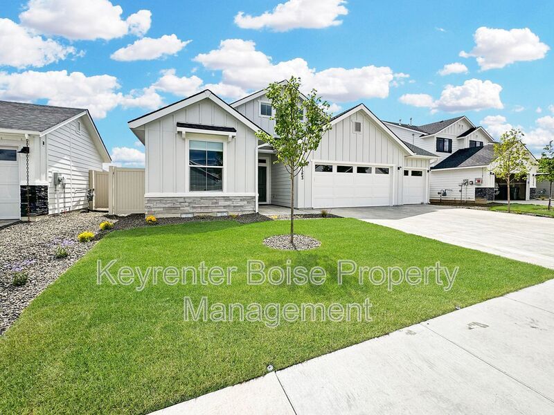 11253 W Langit St in Star, ID - Building Photo