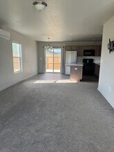 731 NE 8th St in Hermiston, OR - Foto de edificio - Building Photo