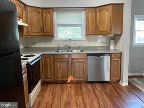 33 Melissa Cir in Claymont, DE - Building Photo - Building Photo