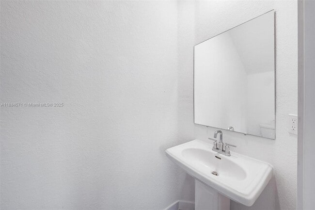 186 SE 5th Ct in Deerfield Beach, FL - Building Photo - Building Photo
