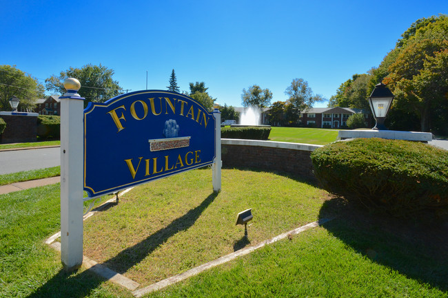 Fountain Village in Manchester, CT - Foto de edificio - Building Photo