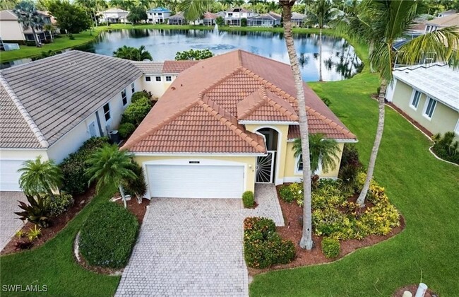 14016 Clear Water Ln in Ft. Myers, FL - Building Photo - Building Photo