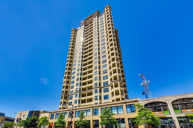 property at 1464 S Michigan Ave