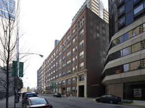 540 N Lake Shore Dr in Chicago, IL - Building Photo - Building Photo