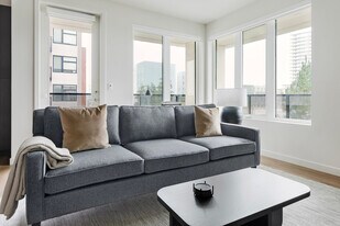 2333 Calle Del Mundo, Unit FL6-ID2136 in Santa Clara, CA - Building Photo