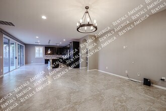 4212 E Erie St, Unit 105 in Gilbert, AZ - Building Photo - Building Photo