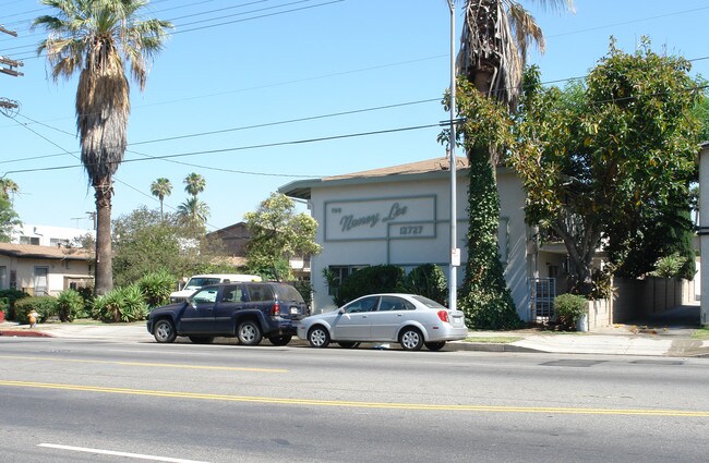 12727 Vanowen St in North Hollywood, CA - Building Photo - Building Photo