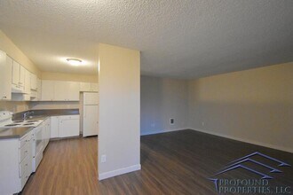 8745 SW Beaverton Hillsdale Hwy in Portland, OR - Building Photo - Building Photo