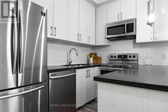 213 Jarvis St in Toronto, ON - Building Photo - Building Photo