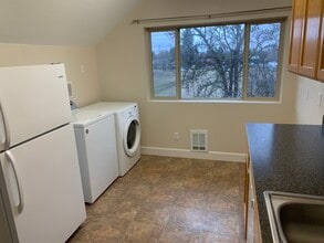 307 N Bowdish Rd, Unit Unit B in Spokane Valley, WA - Building Photo - Building Photo