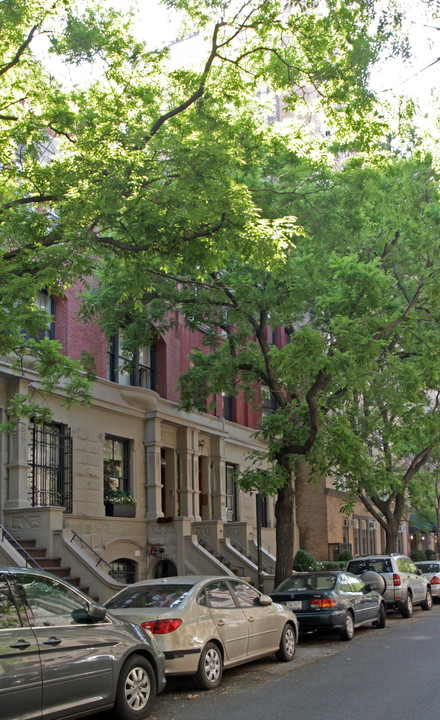 149-151 W 82nd St in New York, NY - Foto de edificio