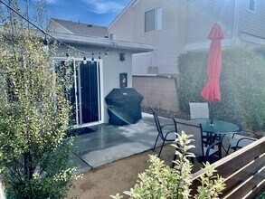 1008 Florida St-Unit -A in Huntington Beach, CA - Building Photo - Building Photo