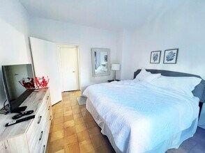 The Dryden East in New York, NY - Foto de edificio - Building Photo