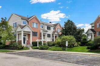 719 Hanbury Dr in Des Plaines, IL - Building Photo - Building Photo