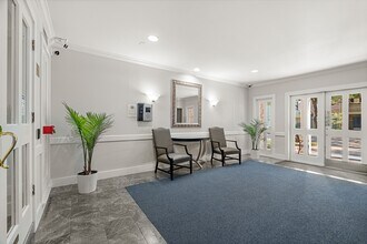 355 N Post Oak Ln in Houston, TX - Building Photo - Building Photo
