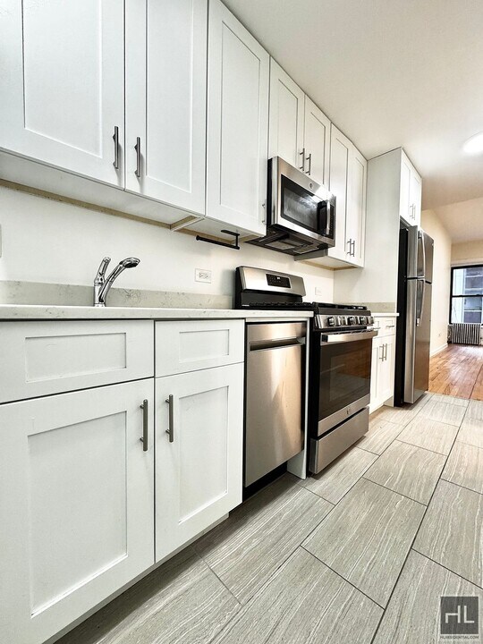 WEST 56 STREET in New York, NY - Building Photo