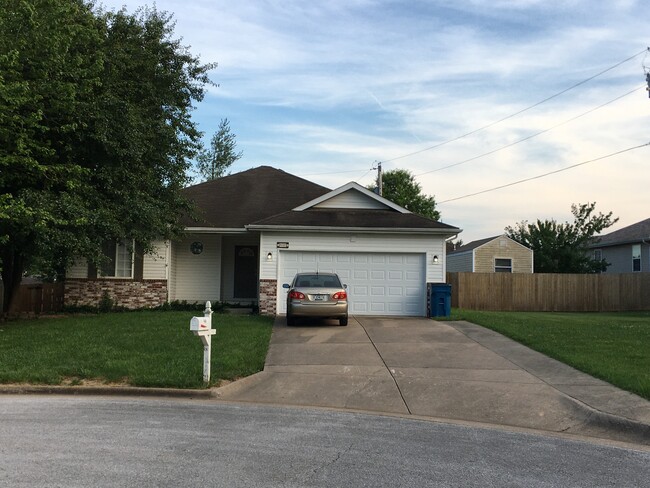 property at 850 W Hickory Nut Ct