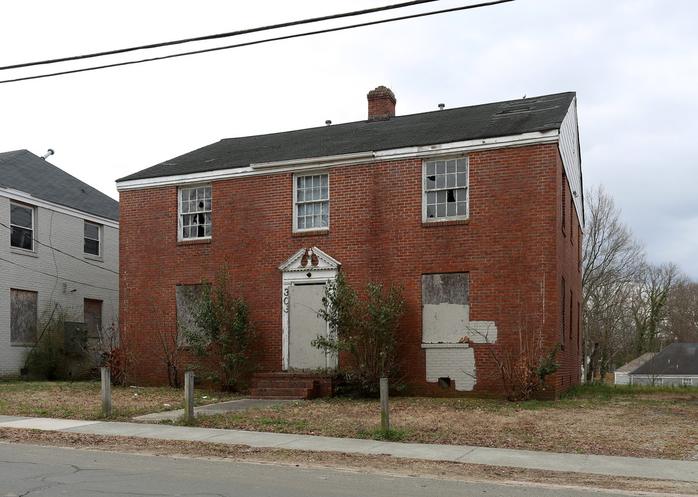 303 W Geer St in Durham, NC - Building Photo