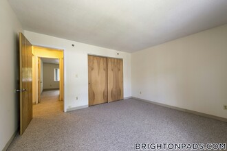 142 N Beacon St in Boston, MA - Building Photo - Building Photo