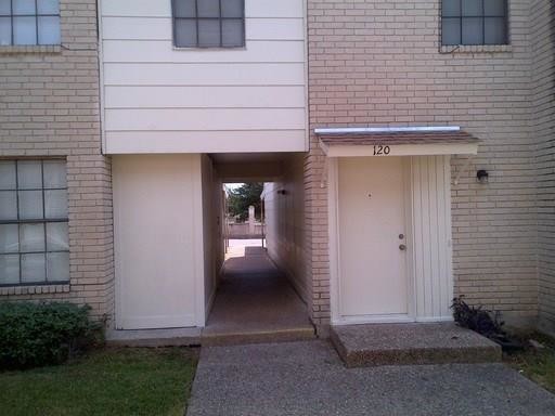 210 W Lake Dr-Unit -124 in Taylor, TX - Building Photo