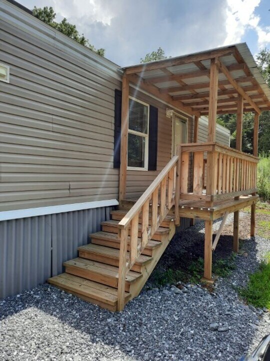 64 Fern Gully Dr in Sylva, NC - Building Photo