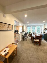 1652 Miriam St in Pittsburgh, PA - Building Photo - Building Photo
