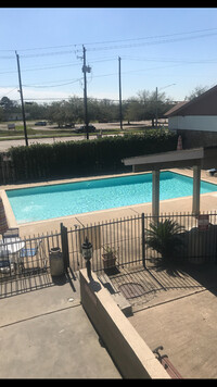 Vista Pointe Apartments in La Porte, TX - Foto de edificio - Building Photo