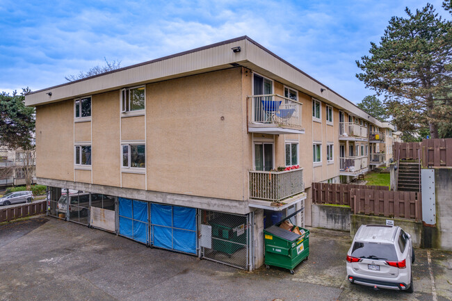 Carolina Court in Vancouver, BC - Building Photo - Building Photo