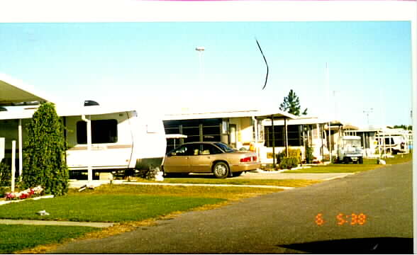 Florida Camp Inn in Davenport, FL - Building Photo