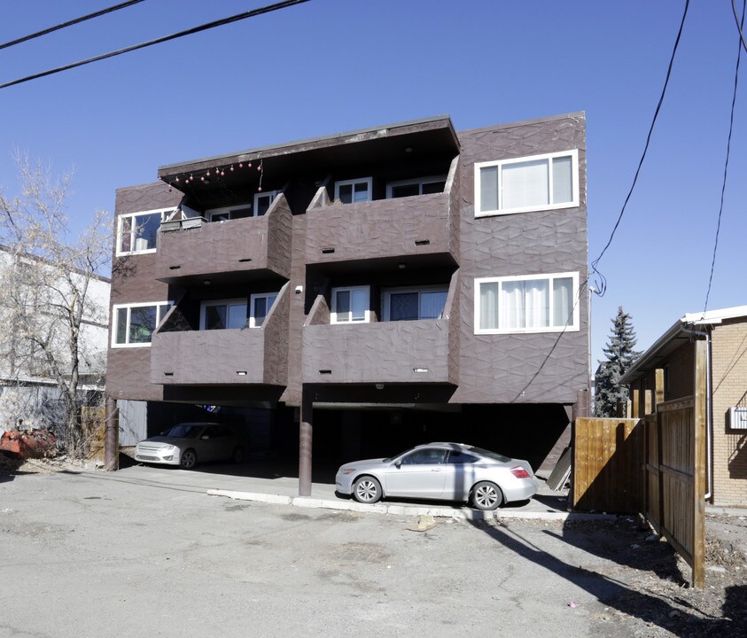 1905 11th Ave SW in Calgary, AB - Building Photo