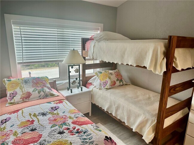 3770 Park Ave in Big Pine Key, FL - Building Photo - Building Photo